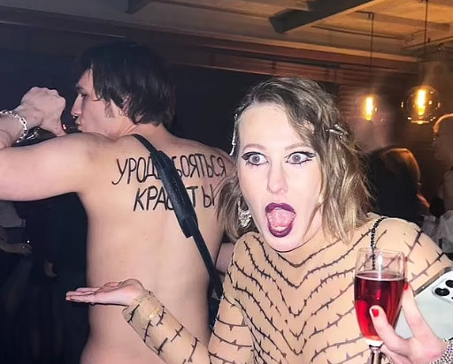 nude party moscow 2.jpg