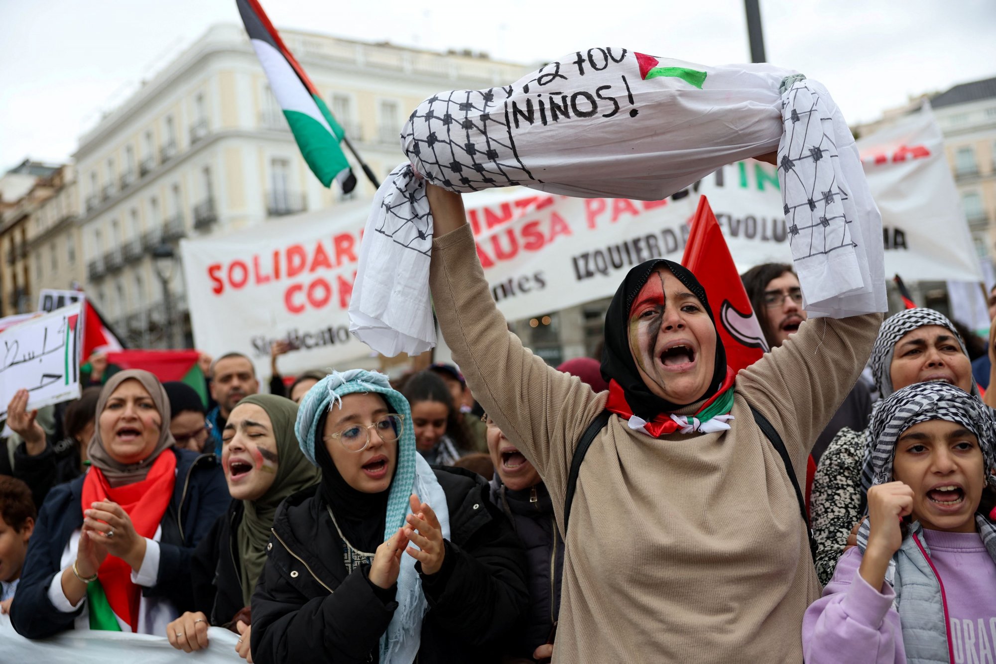 2023 10 29T134656Z 440423485 RC2D24A3M329 RTRMADP 5 ISRAEL PALESTINIANS PROTESTS SPAIN 1.jpg