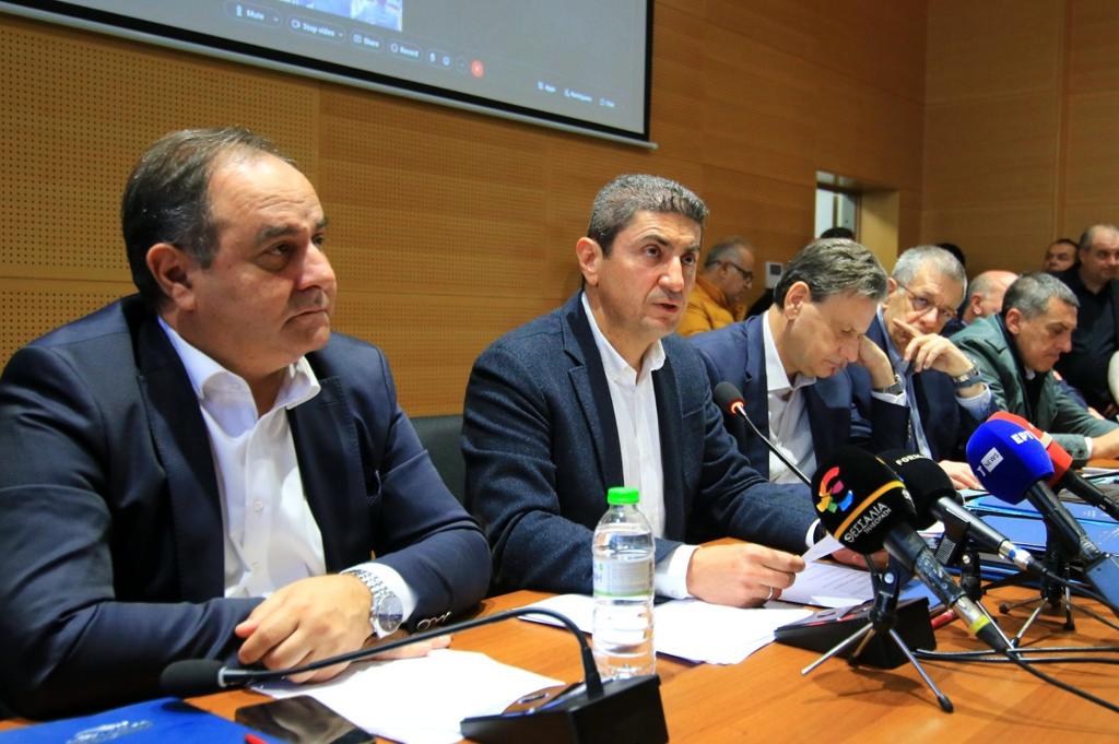 Πρόσθετα μέτρα και νομοθετικές πρωτοβουλίες υπέρ των πληγέντων ανακοινώθηκαν στη διυπουργική σύσκεψη στην Καρδίτσα