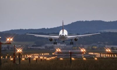 Airplane landing at zurich airport 620x350.jpg