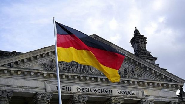 berlin flag germany 768x470 1 1 620x350.jpg