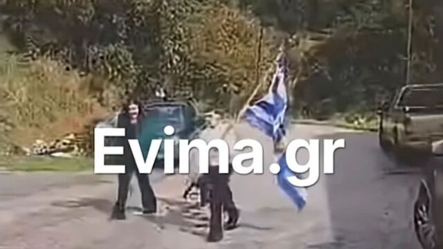 Παρέλαση με τρεις μαθητές στο Κόμητο (Βίντεο)